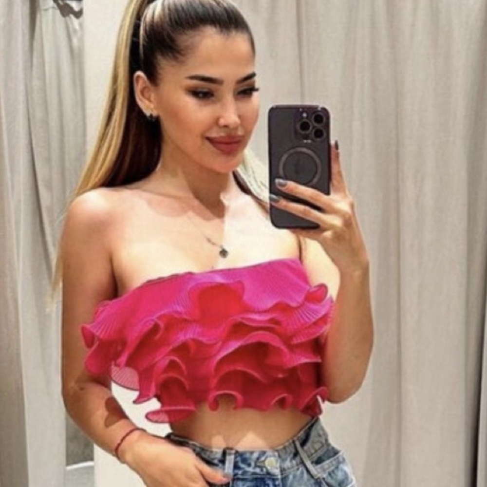 Zara Cropped Ruffled Top Pink NWT’s Size Medium